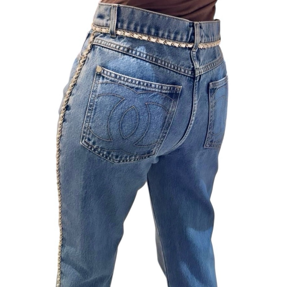 CHANEL 23N COCO NEIGE BLUE STRAIGHT JEANS WITH WHITE LEATHER CHAIN TRIMS SIZE 36 - Picture 3 of 16
